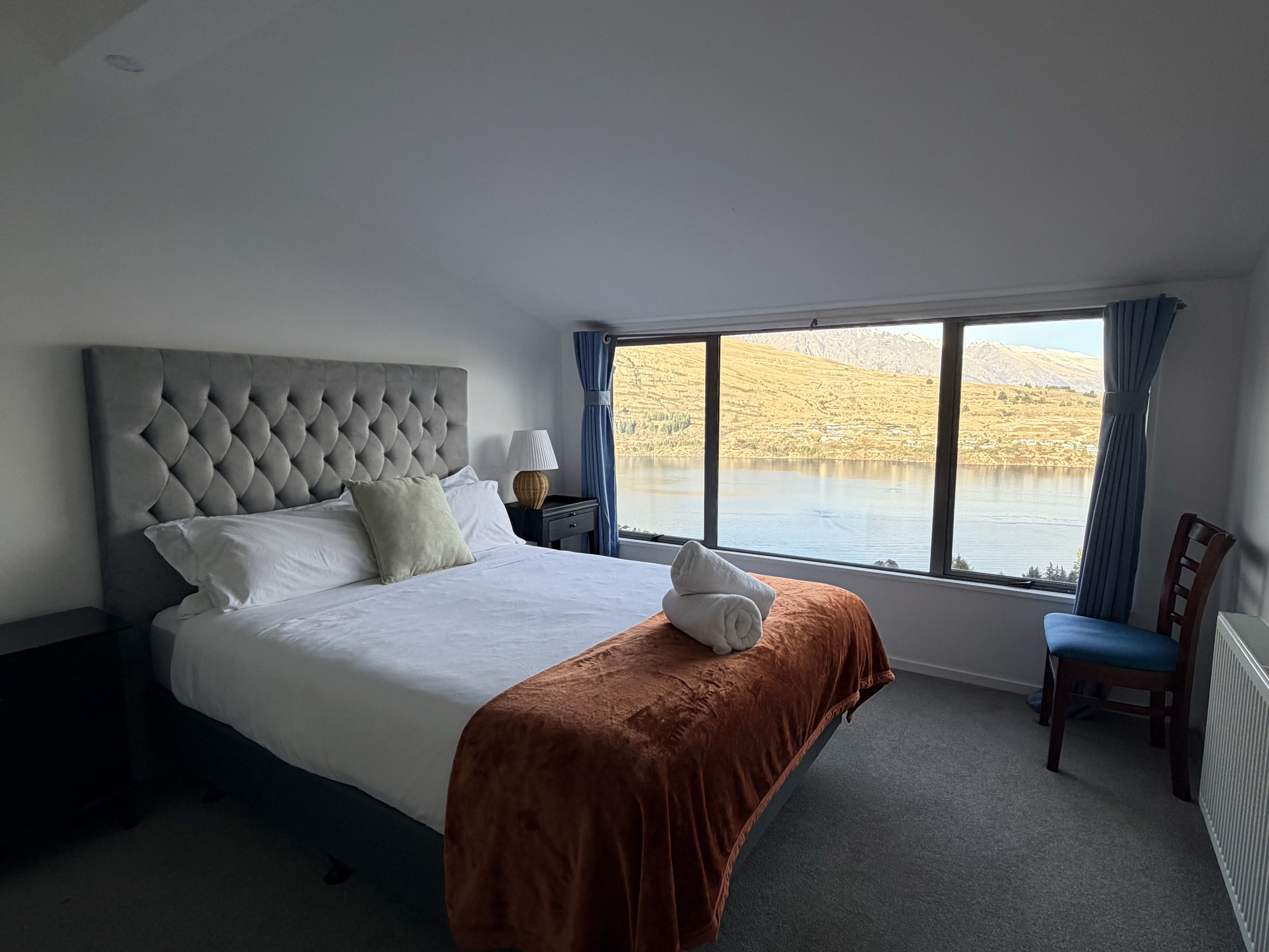 Lake View Economy Room 1 exterior